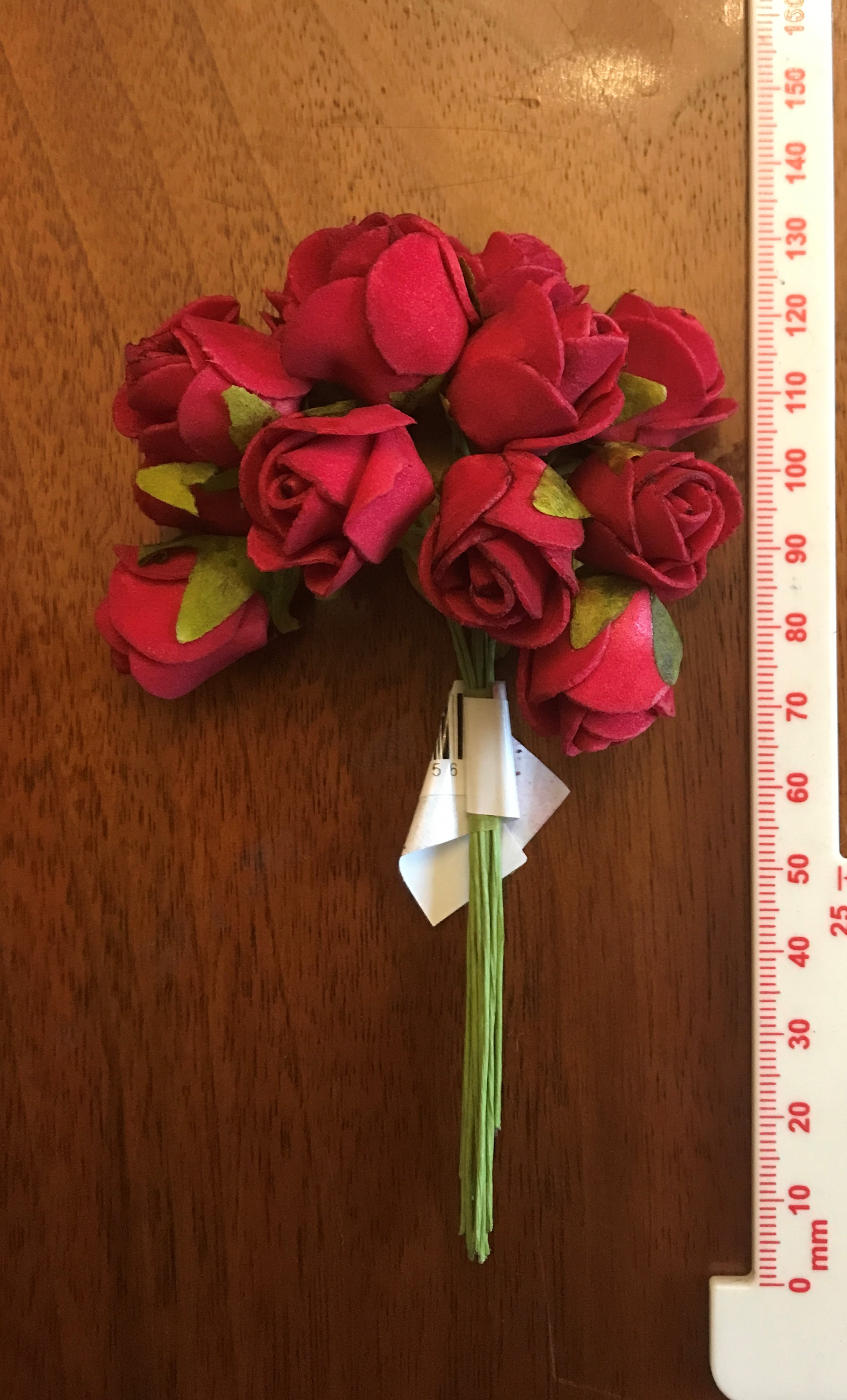 Bunch of 12 Fabric Roses 2cms - Red - Click Image to Close